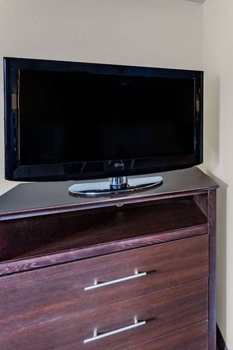 Hotel AmericInn by Wyndham Hotel and Suites Long Lake photo 3