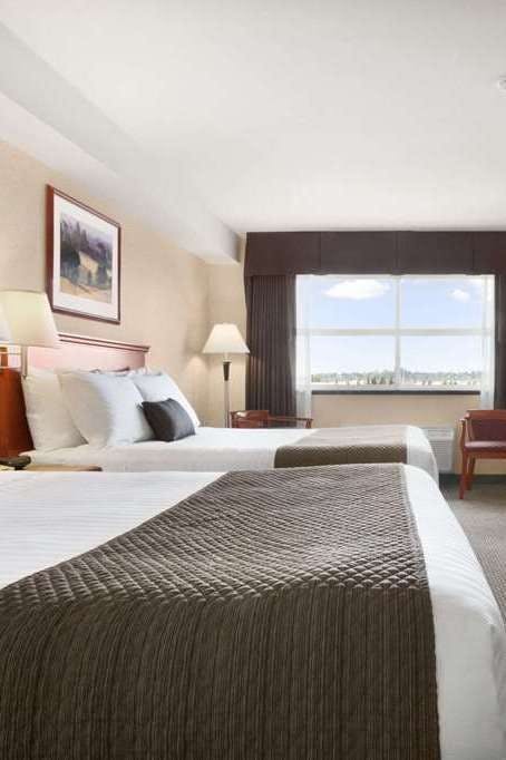 Hotel Days Inn & Suites by Wyndham Langley photo 2