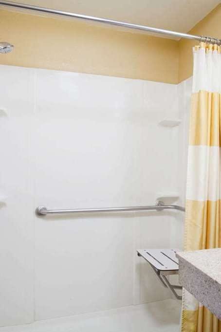 Hotel Baymont by Wyndham Madison Heights Detroit Area photo 5