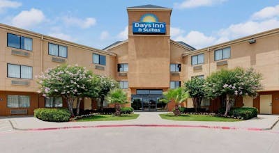 Days Inn & Suites by Wyndham DeSoto