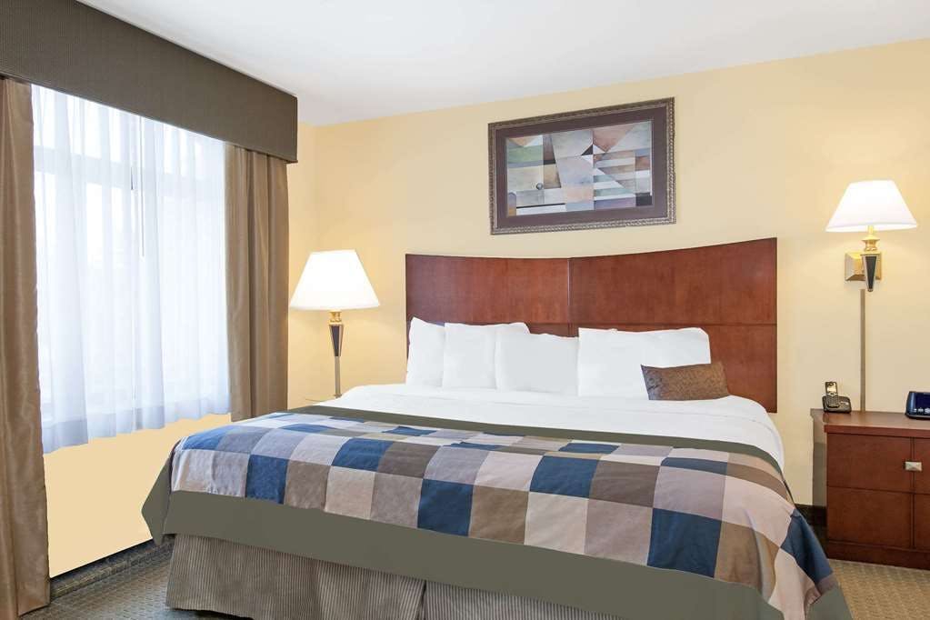 Hotel Wingate by Wyndham Lafayette Airport photo 3