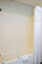 Hotel AmericInn by Wyndham Jefferson photo 4