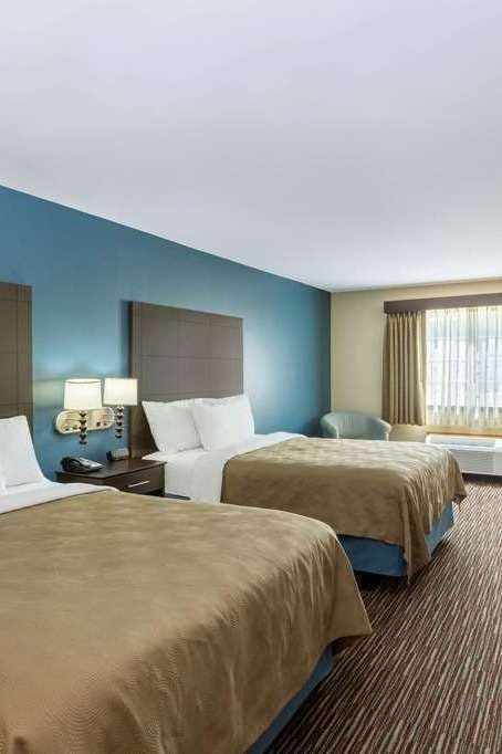 Hotel AmericInn by Wyndham Jefferson photo 2