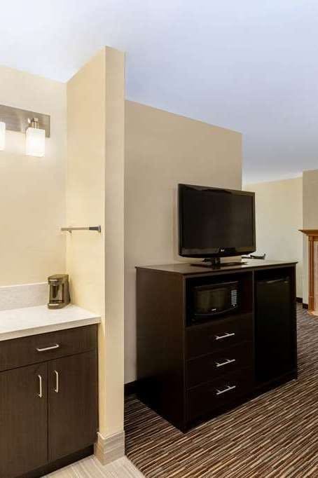 Hotel AmericInn by Wyndham Jefferson photo 3