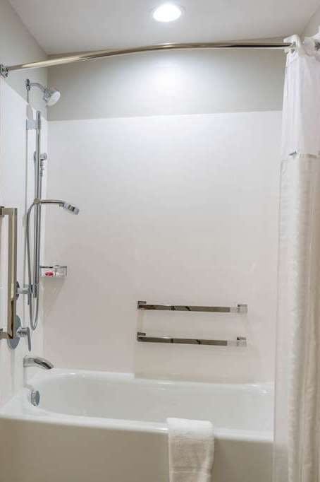 Hotel Microtel Inn & Suites by Wyndham South Hill photo 3