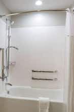 Hotel Microtel Inn & Suites by Wyndham South Hill photo 3