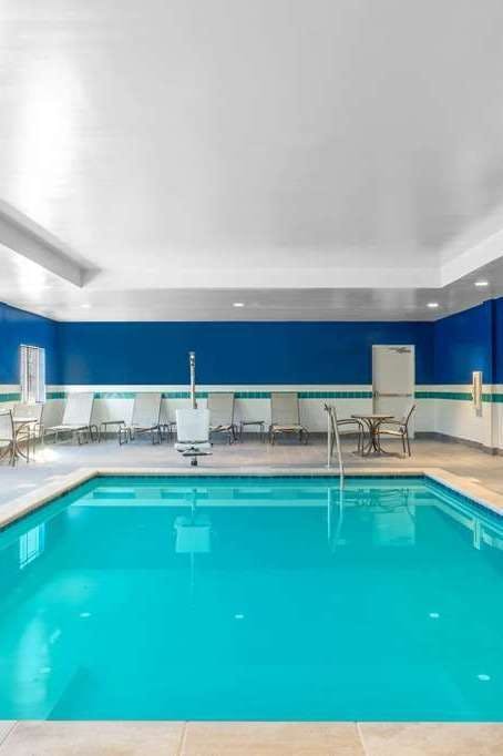 Hotel Microtel Inn & Suites by Wyndham South Hill photo 4