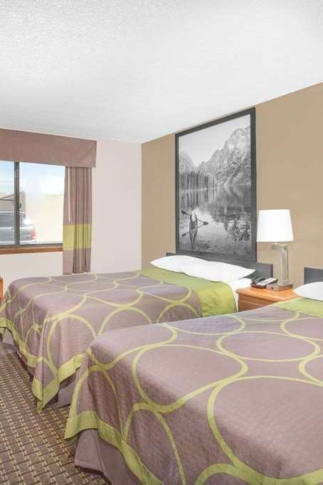 Hotel Super 8 by Wyndham Riverton photo 3