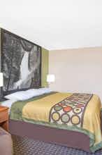 Hotel Super 8 by Wyndham Riverton photo 1