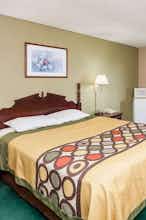 Hotel Super 8 by Wyndham McLean/Bloomington SW photo 1