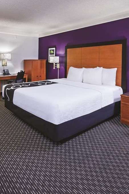 Hotel La Quinta Inn by Wyndham and Conference Center San Angelo photo 1