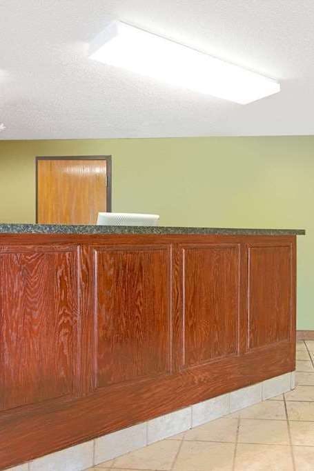 Hotel Super 8 St Clair MO photo 4