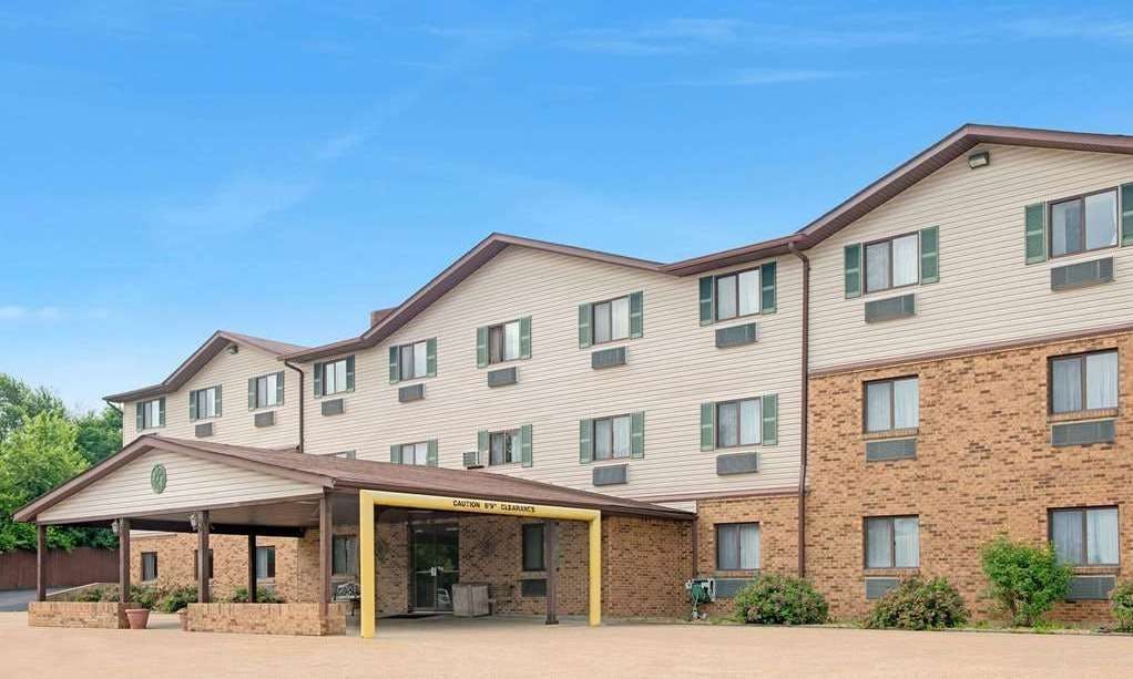 Super 8 by Wyndham St. Clair MO