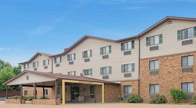 Super 8 by Wyndham St. Clair MO