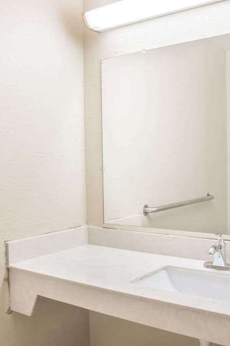 Hotel Days Inn by Wyndham Bastrop photo 3