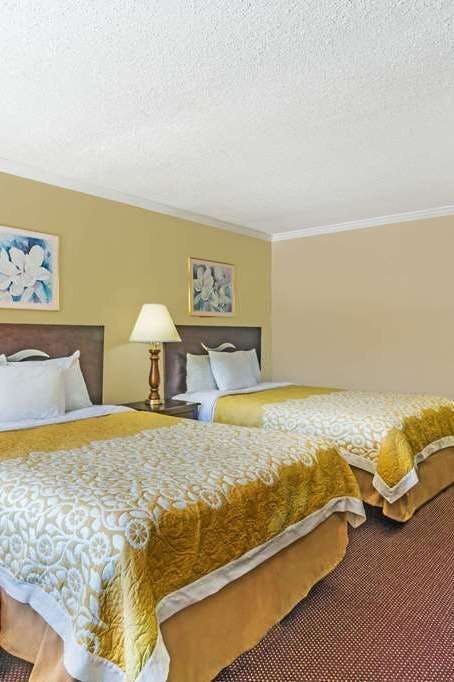 Hotel Days Inn Slidell photo 1
