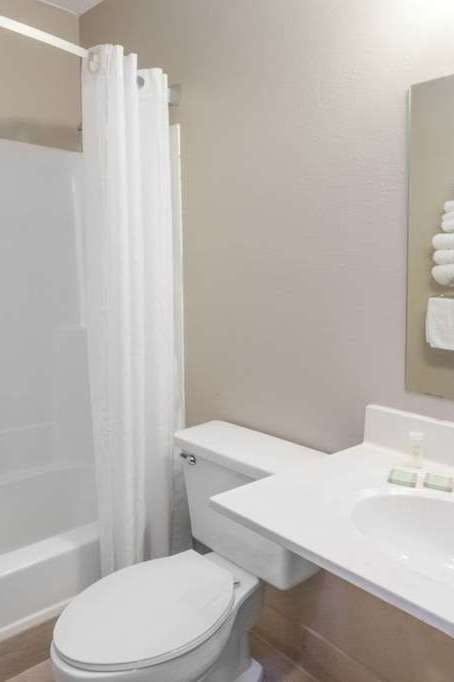 Hotel Super 8 by Wyndham Michigan City photo 4