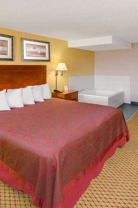 Hotel Days Inn by Wyndham Gulfport photo 1