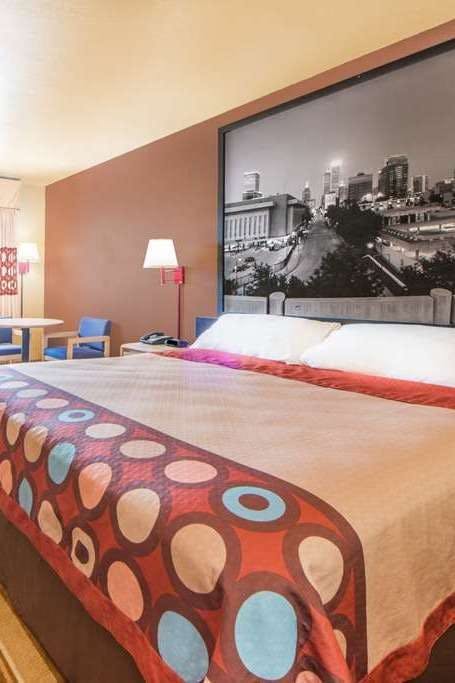 Hotel Super 8 by Wyndham Big Cabin/Vinita Area photo 1