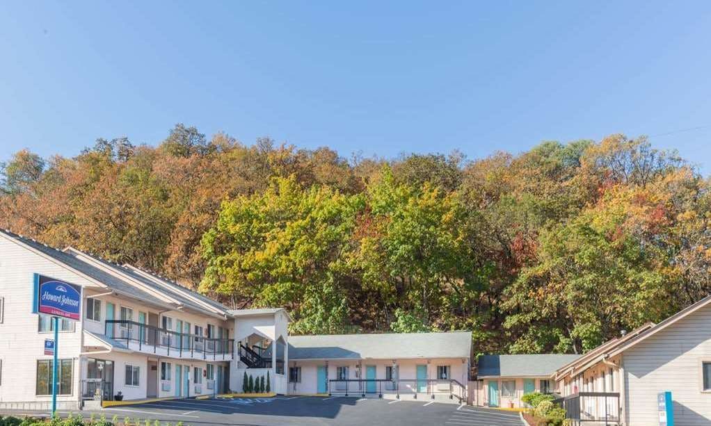 Howard Johnson by Wyndham Roseburg