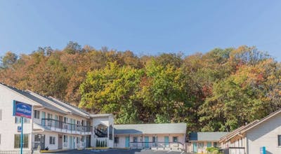 Howard Johnson by Wyndham Roseburg