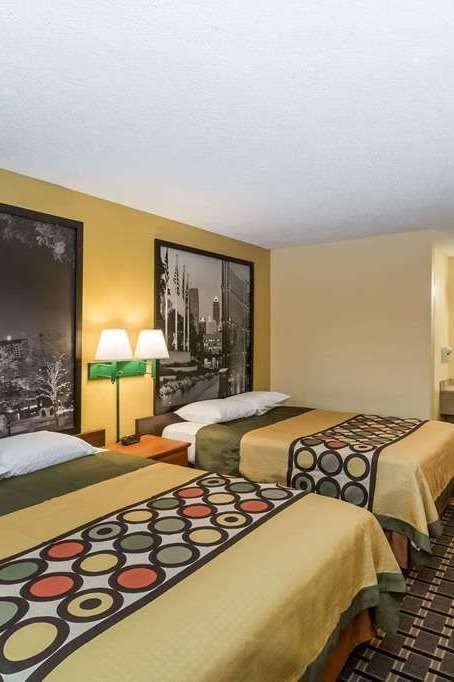 Hotel Super 8 by Wyndham Indianapolis/Southport Rd photo 2