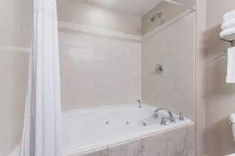 Hotel Days Inn & Suites by Wyndham Lakeland photo 5