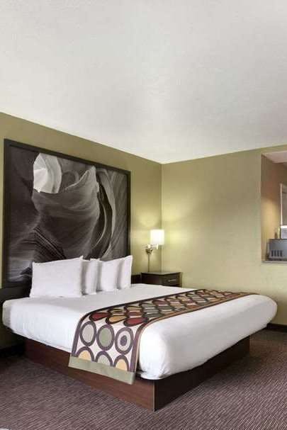 Hotel Super 8 by Wyndham NAU/Downtown Conference Center photo 1