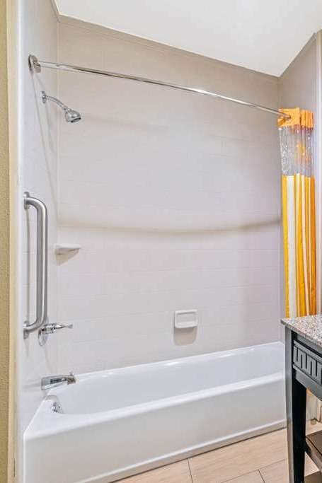 Hotel La Quinta Inn & Suites by Wyndham Muskogee photo 4