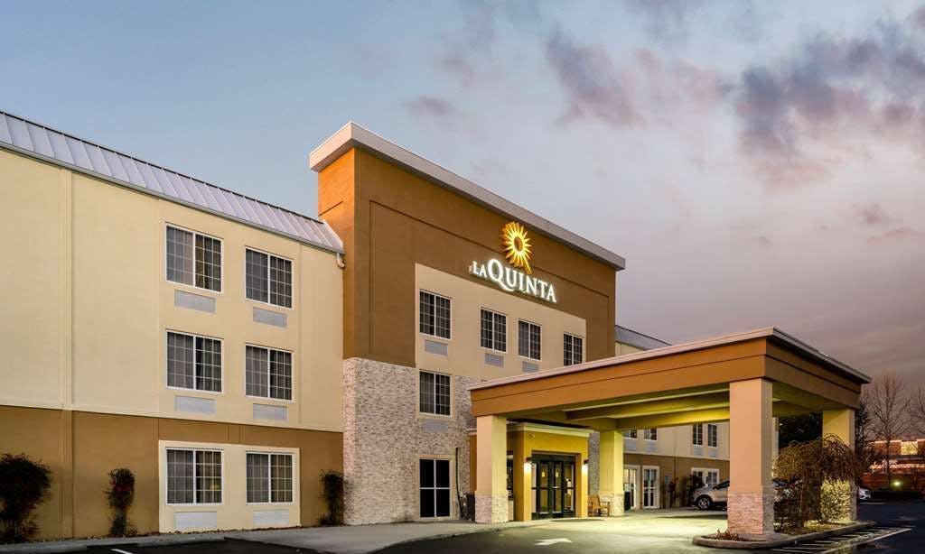 La Quinta Inn & Suites by Wyndham Knoxville North I-75
