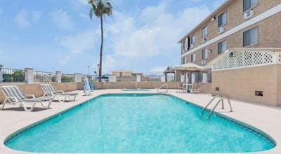 Super 8 by Wyndham Lake Havasu City