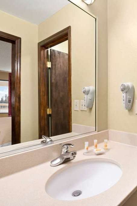 Hotel Days Inn Jacksonville NC photo 3