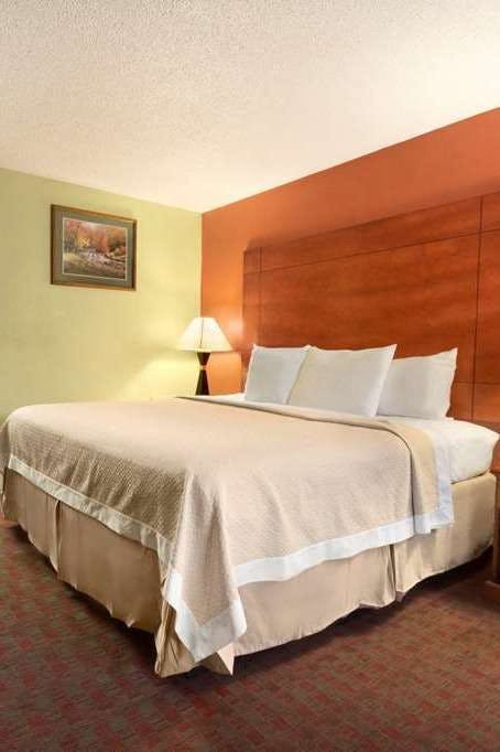 Hotel Days Inn Jacksonville NC photo 1