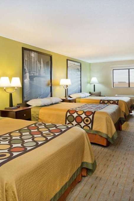 Hotel Super 8 by Wyndham Rochelle photo 3