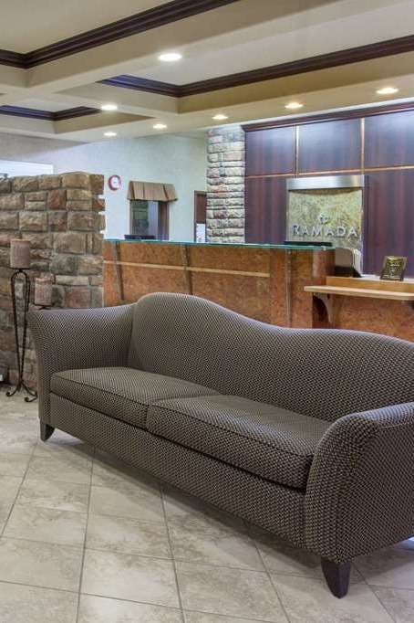 Hotel Ramada by Wyndham Camrose photo 5
