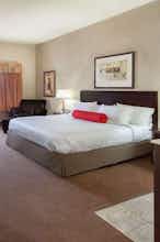 Hotel Ramada Camrose photo 1