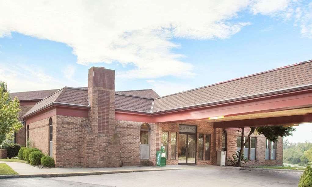 Super 8 by Wyndham Atchison