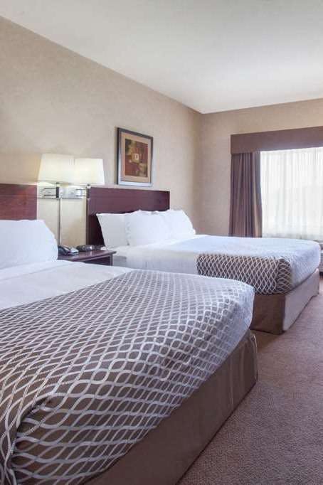 Hotel Ramada by Wyndham Camrose photo 2