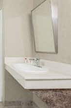 Hotel Ramada Camrose photo 4