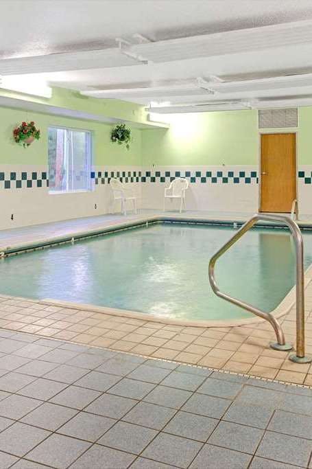 Hotel Super 8 by Wyndham Pontoon Beach IL/St. Louis MO Area photo 5