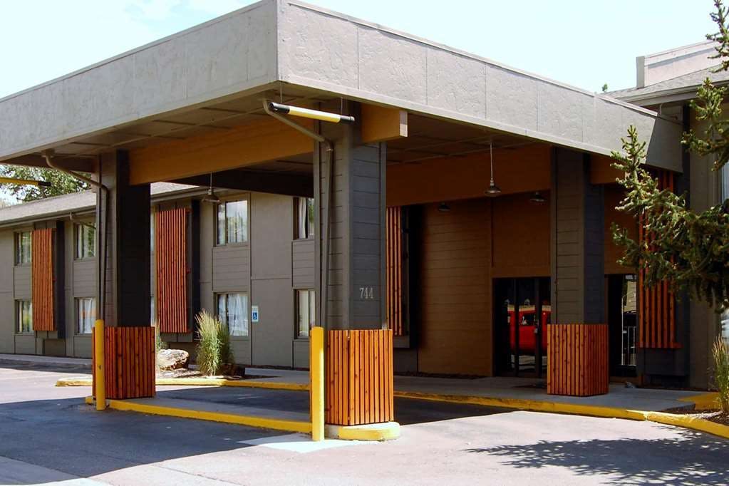 Days Inn and Suites by Wyndham Downtown Missoula-University