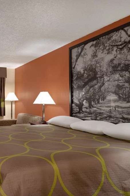 Hotel Super 8 by Wyndham Ruston photo 1