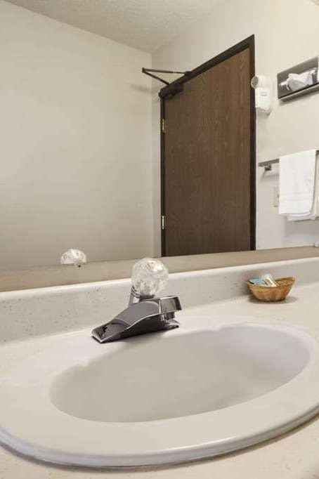 Hotel Super 8 by Wyndham Sturgis photo 5