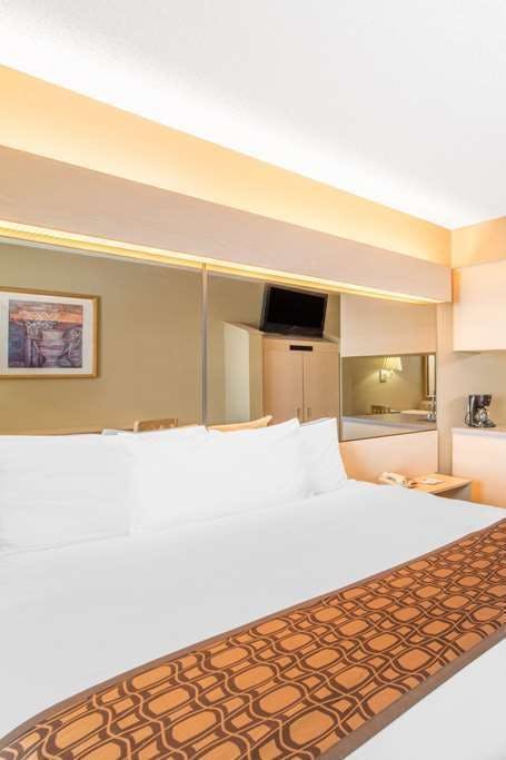 Hotel Microtel Independence photo 1