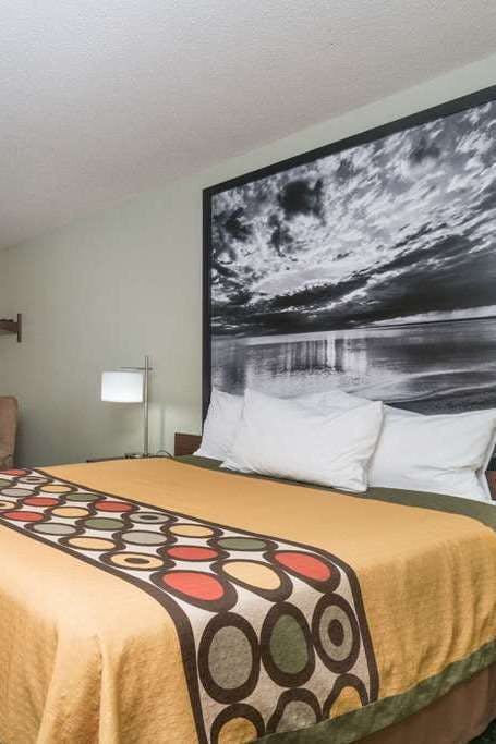 Hotel Super 8 by Wyndham Alexandria MN photo 1