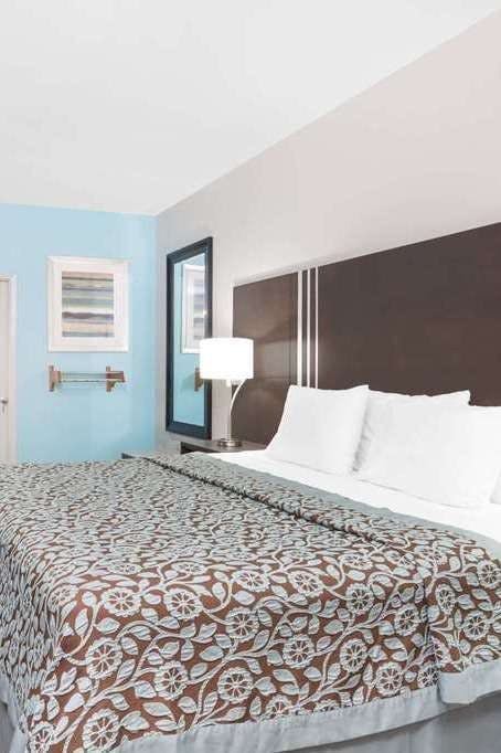 Hotel Days Inn Madisonville photo 1