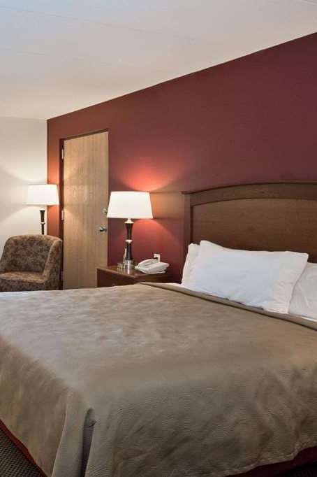 Hotel AmericInn Mitchell photo 1