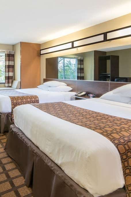 Hotel Microtel Inn & Suites by Wyndham North Canton photo 2