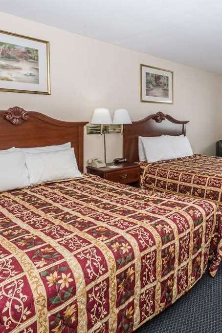 Hotel Days Inn & Suites by Wyndham Morris/I-80 photo 2