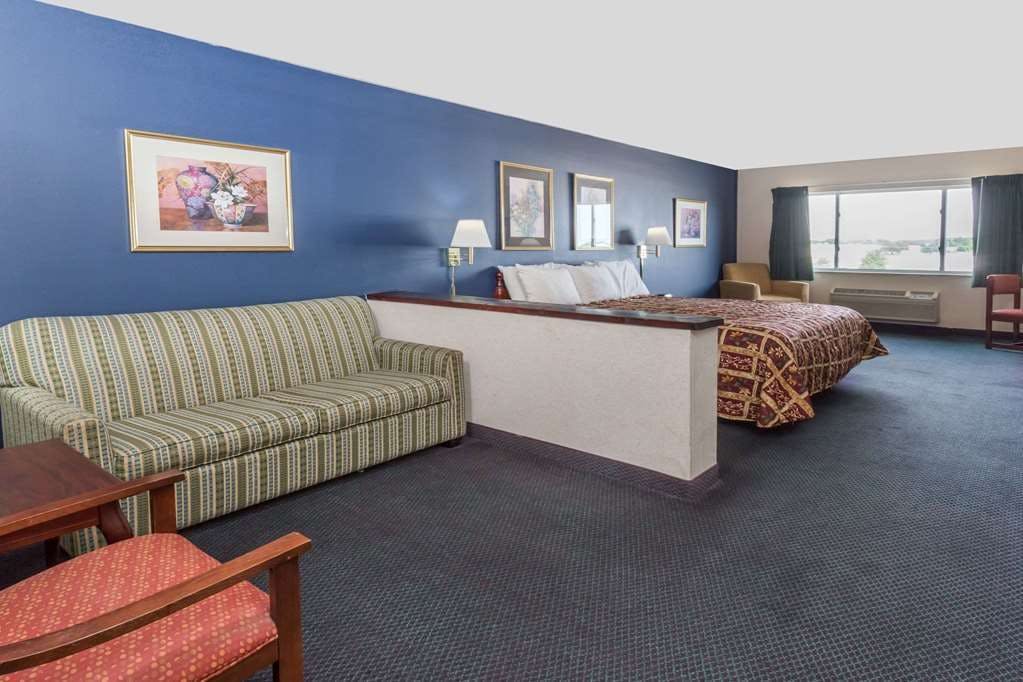 Hotel Days Inn & Suites by Wyndham Morris/I-80 photo 5